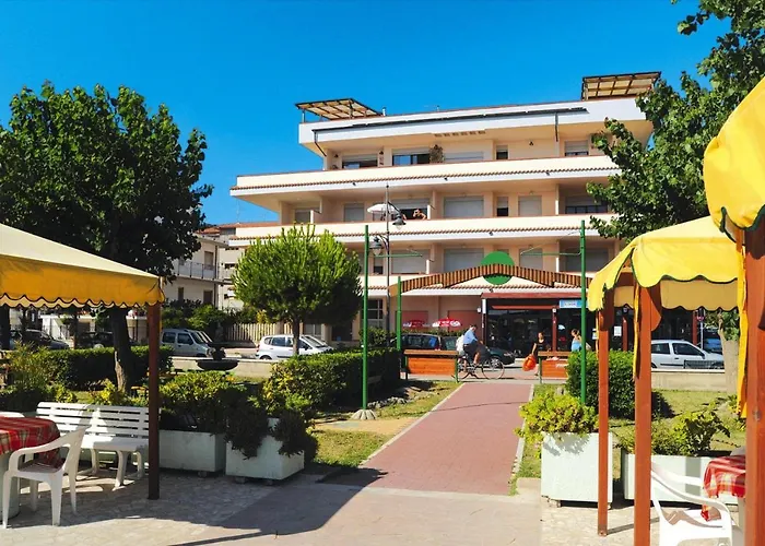 In With Parking Space Lägenhet Silvi Marina